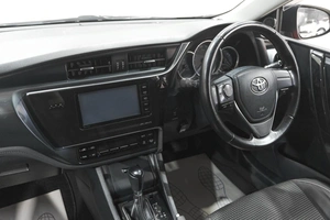 Хетчбэк Toyota Auris 2015 года, 1299000 рублей, Новокузнецк