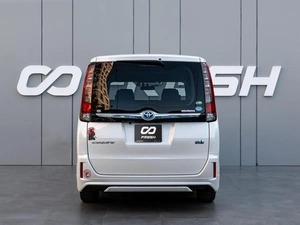 Минивэн Toyota Esquire 2015 года, 2106000 рублей, Краснодар