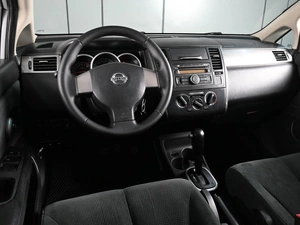 Седан Nissan Tiida 2010 года, 675000 рублей, Аксай
