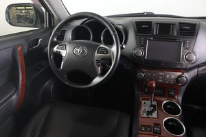 Внедорожник Toyota Highlander 2012 года, 2019000 рублей, Пермь