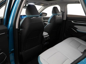 Седан Geely Emgrand 2023 года, 1768444 рублей, Москва