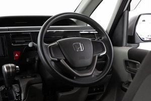 Минивэн Honda Stepwgn 2017 года, 1799000 рублей, Красноярск