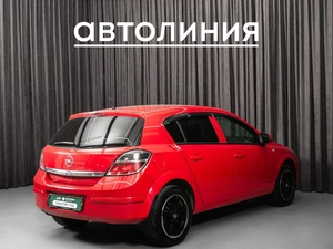 Хетчбэк Opel Astra 2011 года, 650000 рублей, Красноярск