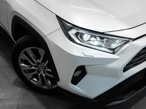 Внедорожник Toyota RAV4 2021 года, 3399000 рублей, Тюмень