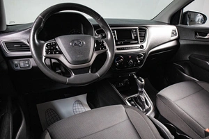 Седан Hyundai Solaris 2018 года, 1099000 рублей, Сургут