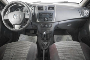 Седан Renault Logan 2015 года, 669000 рублей, Кемерово