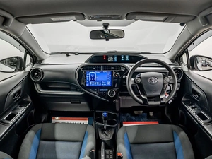 Хетчбэк Toyota Aqua 2018 года, 1200000 рублей, Красноярск