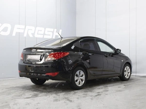 Седан Hyundai Solaris 2016 года, 870777 рублей, Омск