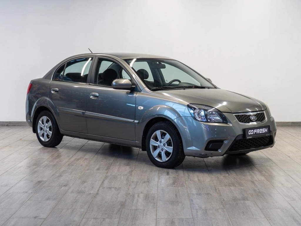 Седан Kia Rio 2010 года, 599000 рублей, Саратов