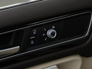 Внедорожник Volkswagen Touareg 2015 года, 3490444 рублей, Москва