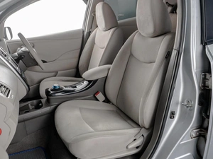 Хетчбэк Nissan Leaf 2010 года, 569000 рублей, Тюмень