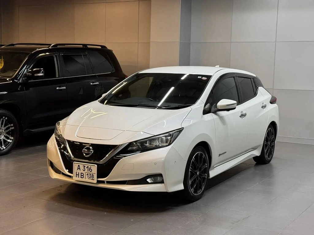 Хетчбэк Nissan Leaf 2019 года, 1947000 рублей, Красноярск