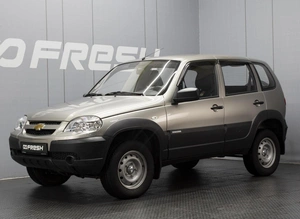 Внедорожник Chevrolet Niva 2015 года, 890000 рублей, Омск