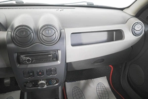 Хетчбэк Renault Sandero 2011 года, 499000 рублей, Кемерово