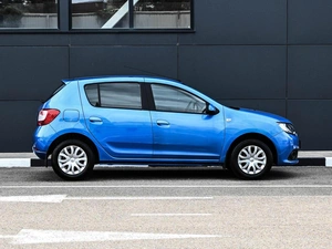 Хетчбэк Renault Sandero 2015 года, 854000 рублей, Кирилловка