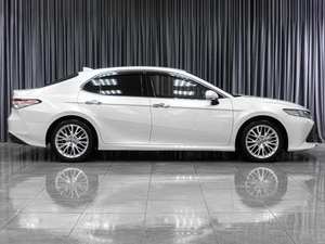 Седан Toyota Camry 2020 года, 3349000 рублей, Тюмень