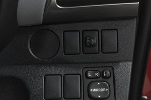 Хетчбэк Toyota Ractis 2012 года, 989000 рублей, Новокузнецк