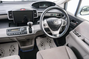 Минивэн Honda Freed 2012 года, 999000 рублей, Красноярск