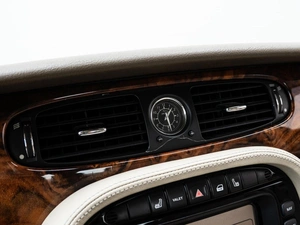 Седан Jaguar XJ 2003 года, 2120000 рублей, Краснодар