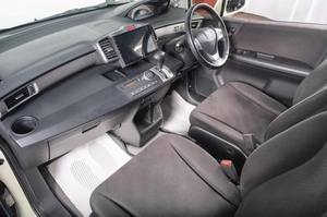Минивэн Honda Freed 2012 года, 1099000 рублей, Томск