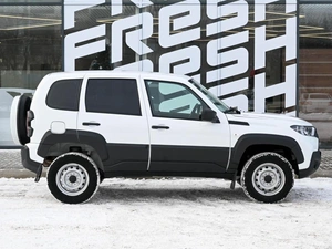 Внедорожник ВАЗ (LADA) Niva Travel 2024 года, 927000 рублей, Волгоград