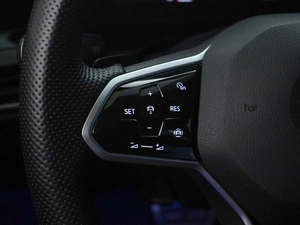 Хетчбэк Volkswagen Golf 2022 года, 2888444 рублей, Москва