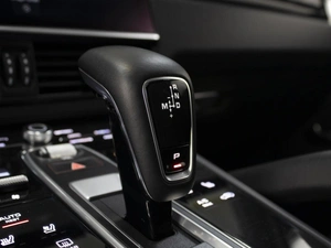 Внедорожник Porsche Cayenne 2018 года, 6980000 рублей, Омск