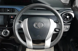 Хетчбэк Toyota Aqua 2016 года, 1199000 рублей, Тюмень