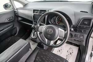 Хетчбэк Toyota Ractis 2015 года, 849000 рублей, Красноярск