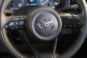 Хетчбэк Toyota Yaris 2021 года, 1139000 рублей, Омск