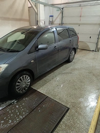 Минивэн Toyota Wish 2003 года, 685000 рублей, Красноярск