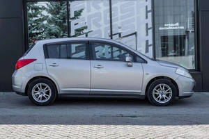 Хетчбэк Nissan Tiida 2007 года, 689000 рублей, Ульяновск