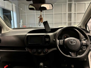 Хетчбэк Toyota Vitz 2019 года, 997000 рублей, Красноярск