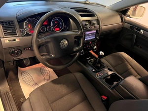 Внедорожник Volkswagen Touareg 2004 года, 799000 рублей, Красноярск