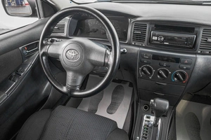 Седан Toyota Corolla 2005 года, 669000 рублей, Барнаул