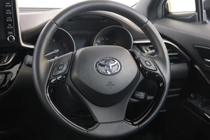 Внедорожник Toyota C-HR 2019 года, 2119000 рублей, Омск