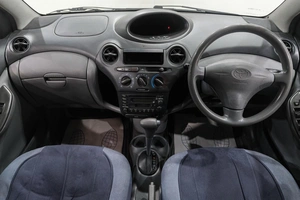 Хетчбэк Toyota Vitz 2001 года, 349000 рублей, Новокузнецк
