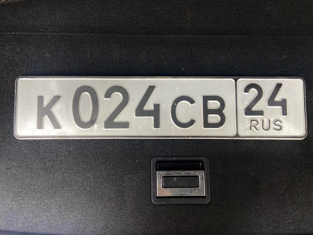 Продам красивый номер авто 190000 рублей, Красноярск
