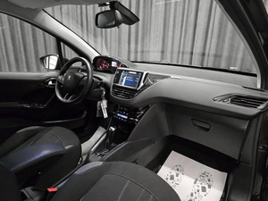 Хетчбэк Peugeot 208 2013 года, 649000 рублей, Красноярск