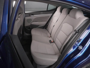 Седан Hyundai Elantra 2020 года, 1525000 рублей, Красный Пахарь