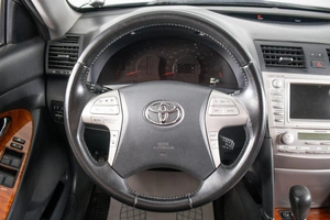 Седан Toyota Camry 2010 года, 1099000 рублей, Пермь