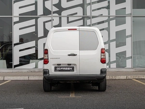 Фургон Peugeot Partner 2017 года, 960000 рублей, Краснодар