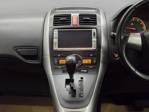 Хетчбэк Toyota Auris 2010 года, 820000 рублей, Красноярск