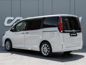 Минивэн Toyota Esquire 2016 года, 1890000 рублей, Краснодар
