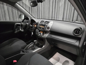 Внедорожник Toyota RAV4 2011 года, 1599000 рублей, Красноярск