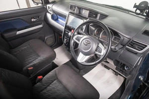 Минивэн Toyota Roomy 2018 года, 1299000 рублей, Томск