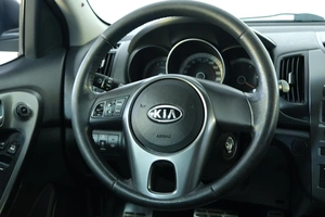 Седан Kia Cerato 2009 года, 979000 рублей, Омск