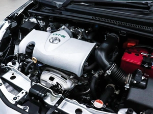 Хетчбэк Toyota Vitz 2015 года, 980000 рублей, Красноярск