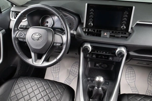 Внедорожник Toyota RAV4 2020 года, 2899000 рублей, Оренбург