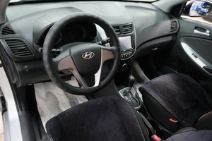 Седан Hyundai Solaris 2013 года, 769000 рублей, Омск